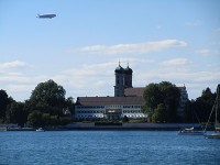 飛行船と教会