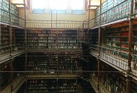 アムステルダム美術館の中の図書館