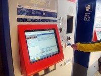 スイス国鉄自動切符販売機（ジュネーブ駅でローザンヌ駅までの切符を購入）