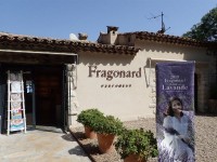 村の入口にあるフラゴナール