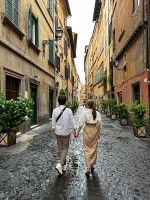 ローマの路地裏を散策
