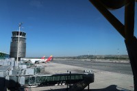 バラハス空港、スペインのイベリア航空が駐機している