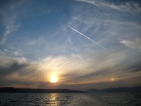 トロギールからスプリットまでの船で見た夕焼け（一部ですが虹がかかっています）
