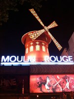 大好きな映画の舞台、MOULIN ROUGE へ。とても素敵なショーでした。