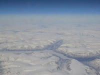 行きの飛行機の中から見る北極圏の景色
