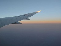帰りは中央アジア経由、飛行機からの朝日が美しい。