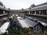 雨のボリャオン市場