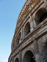 コロッセオからは、ローマ市民の歓声が聞こえるよう。