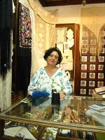 トレドの刺繍店のマダム