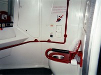ユーロスターの車椅子車両のトイレは大変ゆったりとしてました