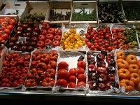 バルセロナ～サンタカタリーナ市場の八百屋さん全部トマト