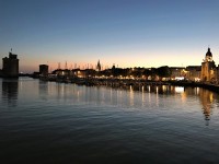 夕暮れの旧港。