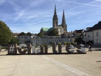 この景色、インスタ映えだね～＃Chartresだって。