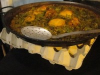 バレンシア風（エル・ラル店）：アツアツ鍋の下は紙製卵トレー