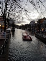 アムステルダムの運河と空