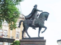 King Danyloの像