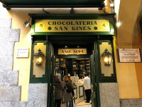 チュロスとホットチョコレートの老舗「San Ginés」