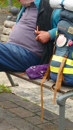 ホタテ貝付けた巡礼者の人