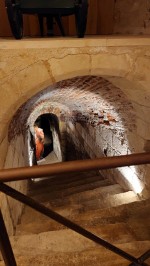 城から地下通路を通って、フランソワ一世がレオナルドに会いに来たとか