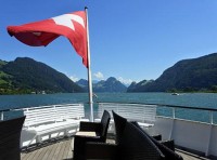 ルツェルン湖の定期運航船上より