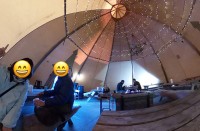 ティーピーテントの中