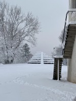 雪の中のピラミッド
