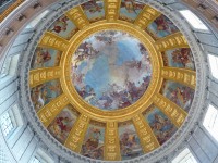 6日目：アンヴァリッドのドーム型の屋根に描かれた美しい壁画。この下にナポレオンのお墓があります。