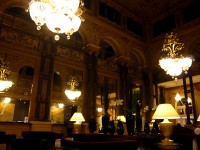 ホテル・コンコルド・オペラ・パリのロビー。とてもゴージャスで落ち着いた雰囲気でした。