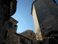 エズ村から見えた青い空と飛行機