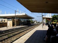 ここから電車でマラケシュに行くためにL'OASIS駅へ。モロッコの人達とおしゃべりしながら電車待ち。