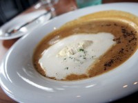 ロブスタースープは絶品で様々なレストランのものを飲み比べしました。