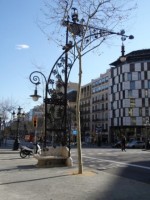 街燈もかわいいバルセロナ