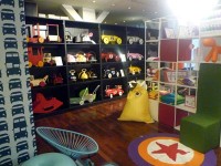 子供用品売り場。子供用のデザインも素敵！