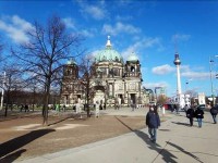 ベルリン大聖堂とベルリンテレビ塔