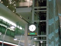 ドバイ空港の時計