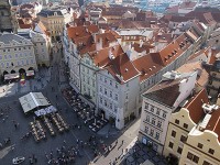 プラハ旧市庁舎の塔から旧市街広場を眺める