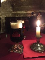 ストラホフ修道院付近の洞窟の中のレストランにて乾杯！
